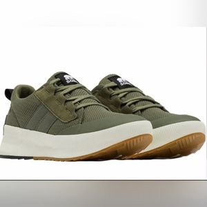 NWB Sorel Waterproof Out N About Sneaker Size 7